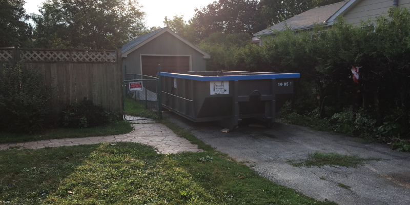 Containers and Roll-Off Bins in The Blue Mountains, Ontario